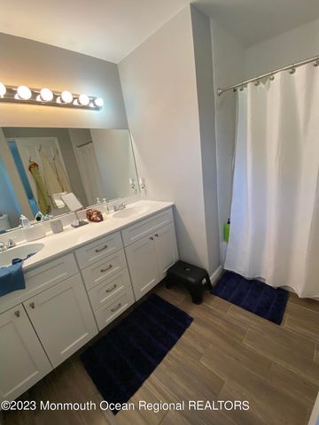 511 W Park Avenue, Oakhurst, NJ 07755