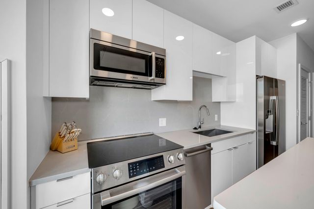 45 Lewis St 502, Boston, MA 02128