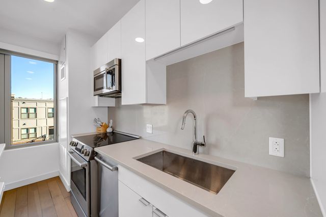 45 Lewis St 502, Boston, MA 02128
