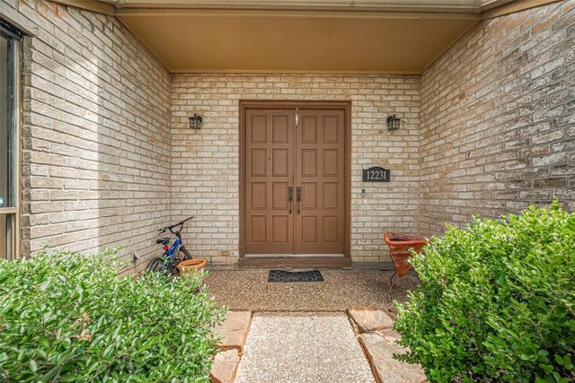 12231 Carriage Hill Drive, Houston, TX 77077