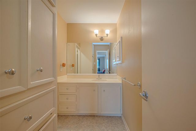 12231 Carriage Hill Drive, Houston, TX 77077