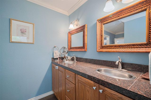 12231 Carriage Hill Drive, Houston, TX 77077