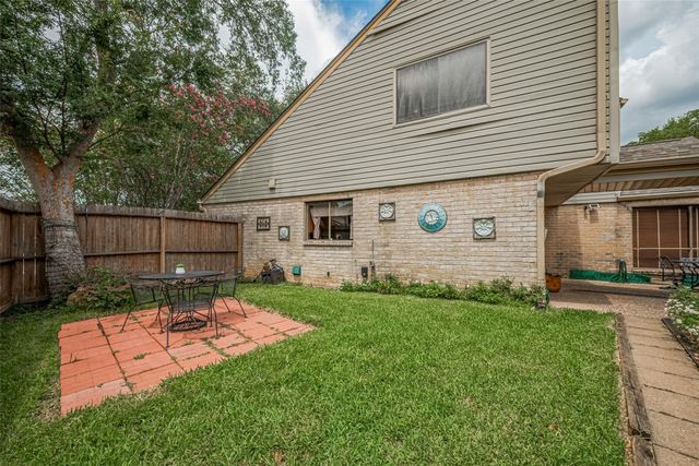 12231 Carriage Hill Drive, Houston, TX 77077