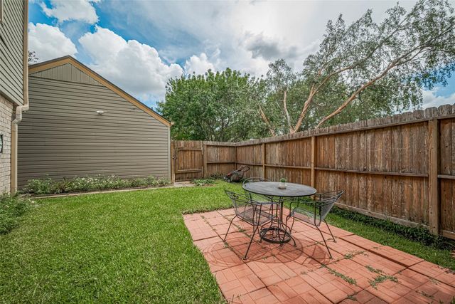 12231 Carriage Hill Drive, Houston, TX 77077
