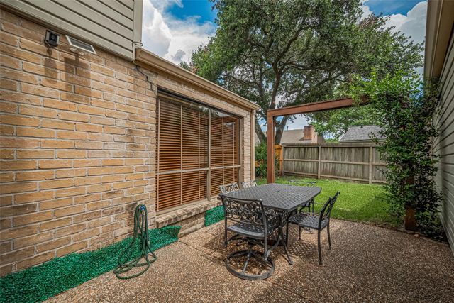 12231 Carriage Hill Drive, Houston, TX 77077