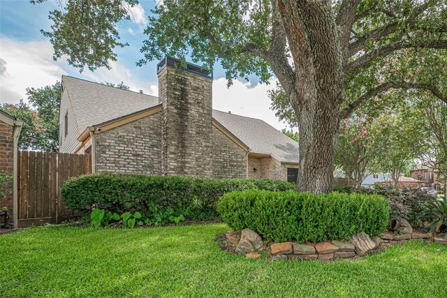 12231 Carriage Hill Drive, Houston, TX 77077