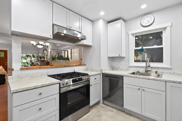 3040 60Th Ave, Oakland, CA 94605