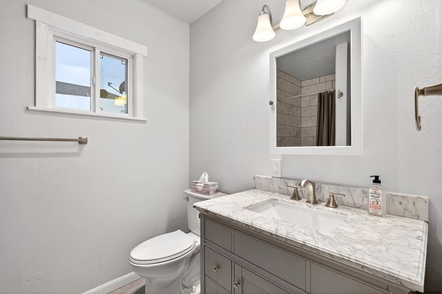 3040 60Th Ave, Oakland, CA 94605