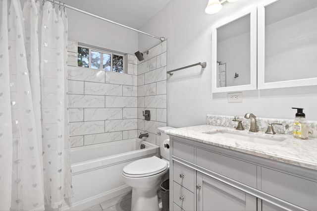 3040 60Th Ave, Oakland, CA 94605