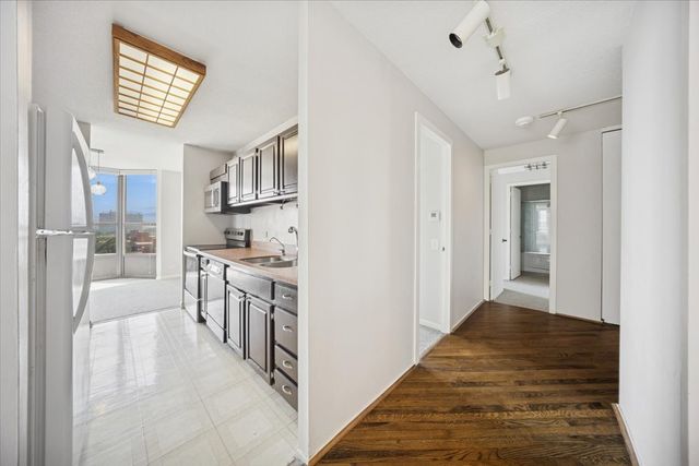 901 S PLYMOUTH Court 802, Chicago, IL 60605