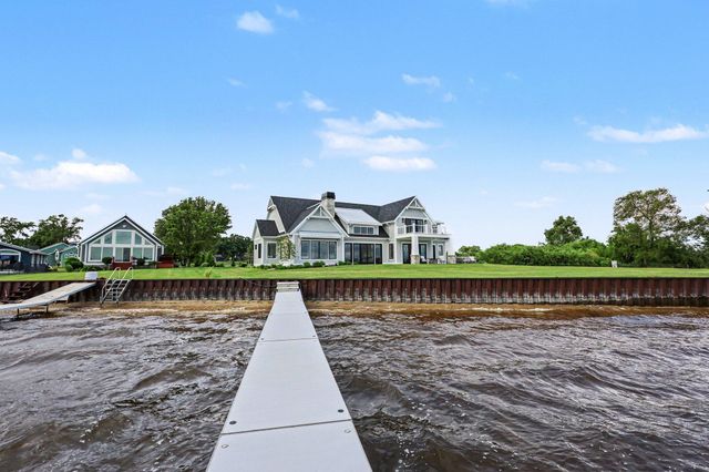 1019 Moorings Court, North Muskegon City, MI 49445
