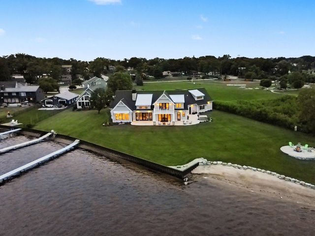 1019 Moorings Court, North Muskegon City, MI 49445