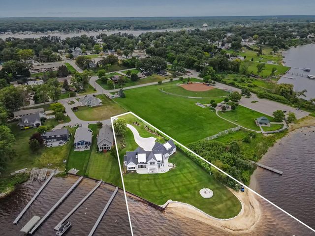 1019 Moorings Court, North Muskegon City, MI 49445