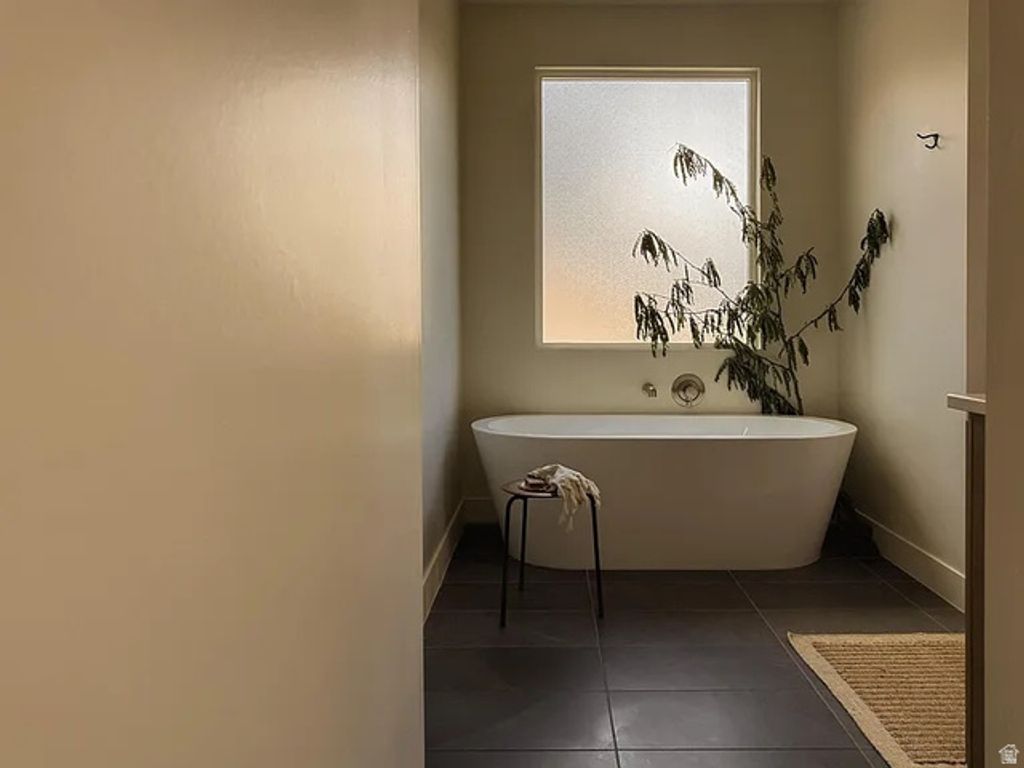 Image 14 of property listing at 772 W RUST BLUFF DR, St. George, UT 84790