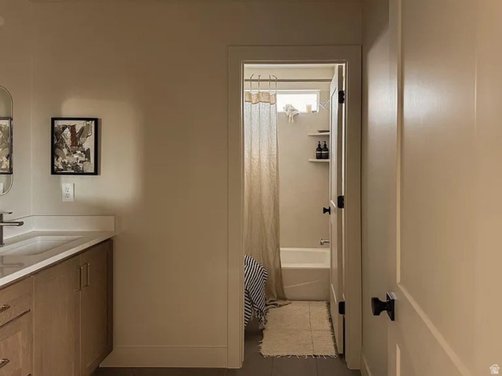 Image 23 of property listing at 772 W RUST BLUFF DR, St. George, UT 84790
