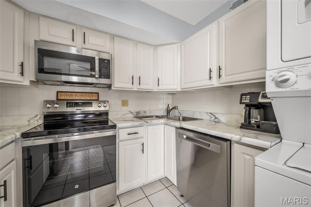 1406 Peacock Lane, Brentwood, MO 63144