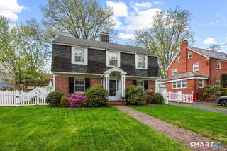 17 Brookline Drive, West Hartford, CT 06107