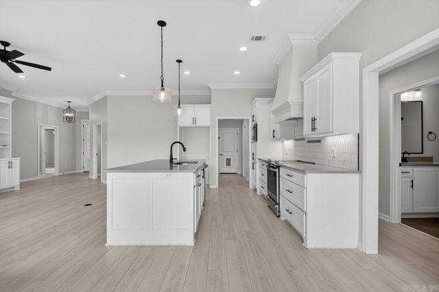 1428 Woolridge Dr, Benton, AR 72019