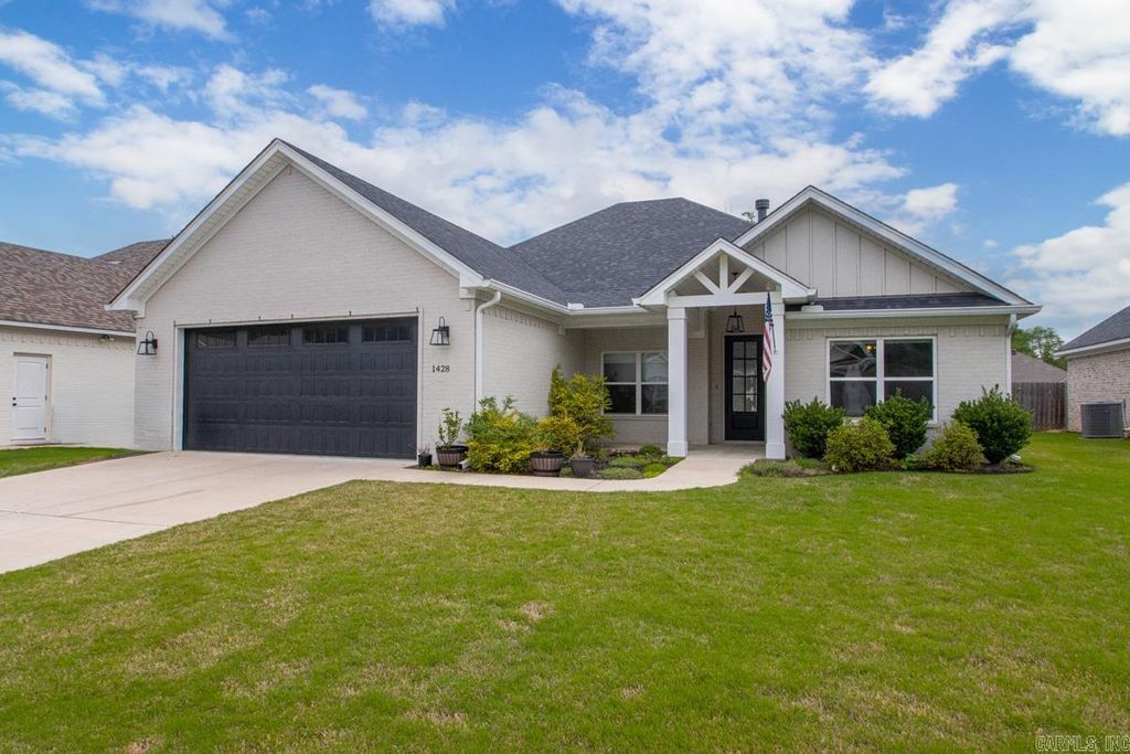 1428 Woolridge Dr, Benton, AR 72019