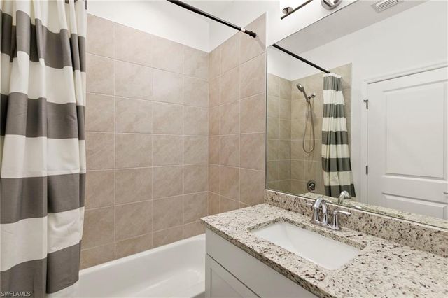 7598 Rockefeller DR, Naples, FL 34119