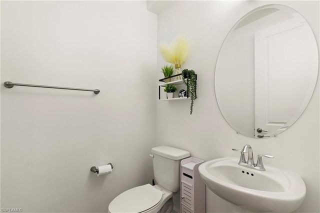 7598 Rockefeller DR, Naples, FL 34119