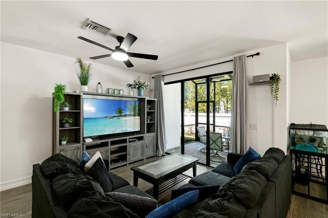 7598 Rockefeller DR, Naples, FL 34119