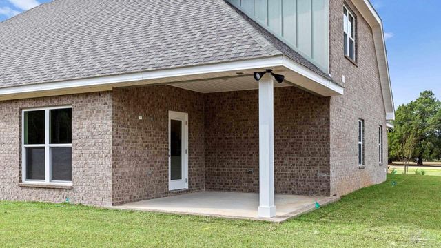 5888 Greenfield St, Pace, FL 32571