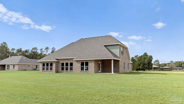 5888 Greenfield St, Pace, FL 32571