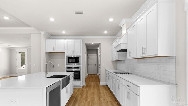 5888 Greenfield St, Pace, FL 32571