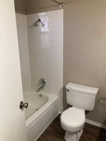 10613 Flamewood Drive, Fort Worth, TX 76140