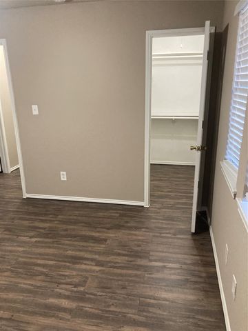 10613 Flamewood Drive, Fort Worth, TX 76140