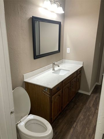 10613 Flamewood Drive, Fort Worth, TX 76140