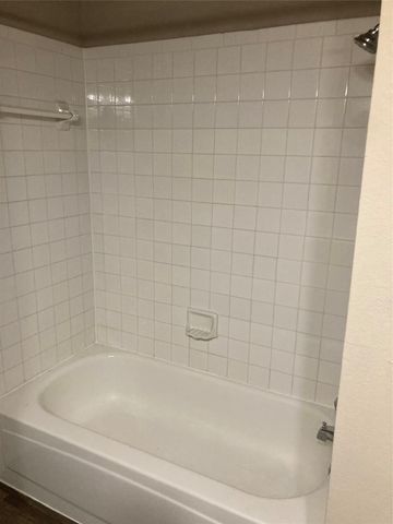 10613 Flamewood Drive, Fort Worth, TX 76140