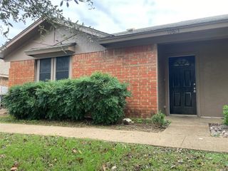 10613 Flamewood Drive, Fort Worth, TX 76140