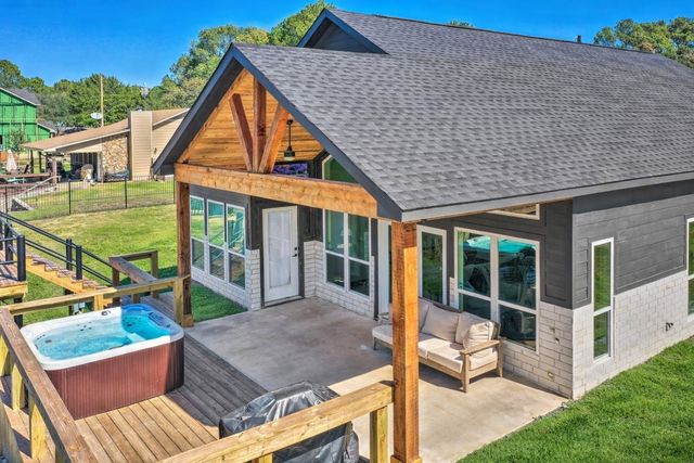 119 Hilltop Drive, Trinidad, TX 75163