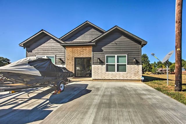 119 Hilltop Drive, Trinidad, TX 75163