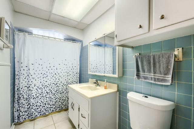 8060 S Kolmar Avenue, Chicago, IL 60652