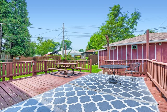 8060 S Kolmar Avenue, Chicago, IL 60652