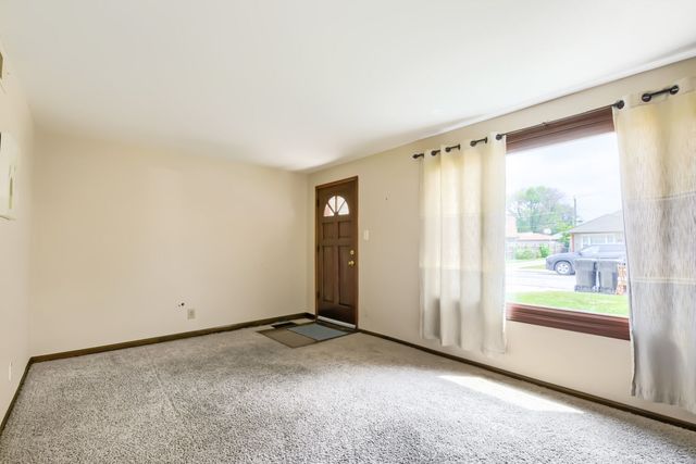8060 S Kolmar Avenue, Chicago, IL 60652