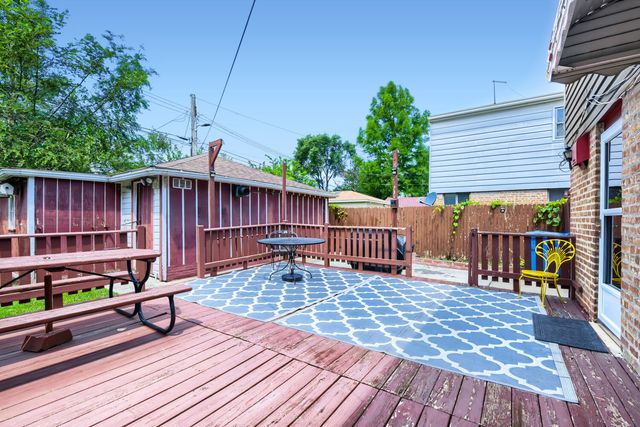 8060 S Kolmar Avenue, Chicago, IL 60652