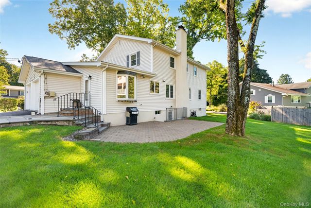 4 Wayne Drive, Poughkeepsie, NY 12601