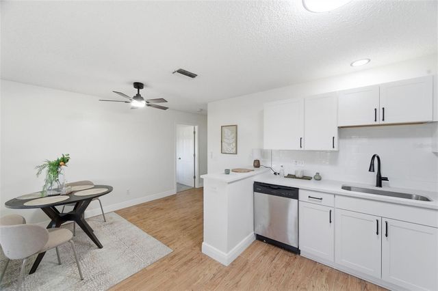 628 CAPE COD CIRCLE, Valrico, FL 33594
