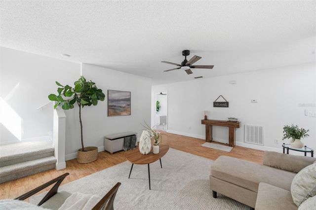 628 CAPE COD CIRCLE, Valrico, FL 33594