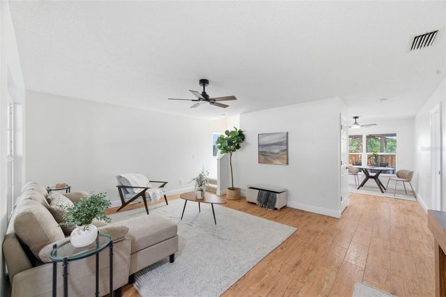 628 CAPE COD CIRCLE, Valrico, FL 33594
