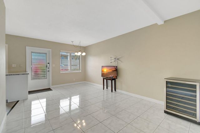 2131 NE 42nd Court 107e, Lighthouse Point, FL 33064