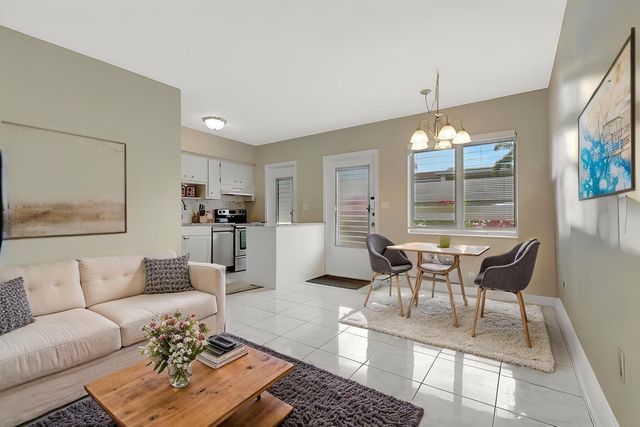 2131 NE 42nd Court 107e, Lighthouse Point, FL 33064