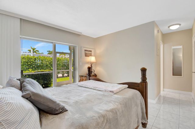 2131 NE 42nd Court 107e, Lighthouse Point, FL 33064