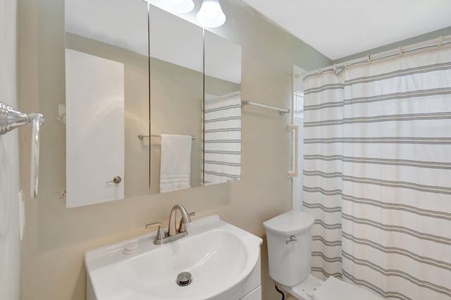 2131 NE 42nd Court 107e, Lighthouse Point, FL 33064