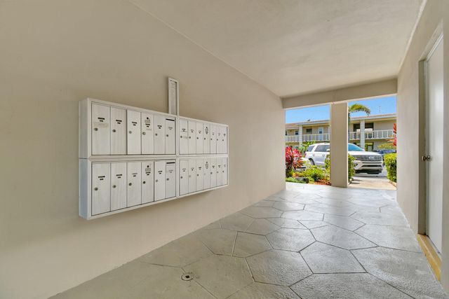 2131 NE 42nd Court 107e, Lighthouse Point, FL 33064