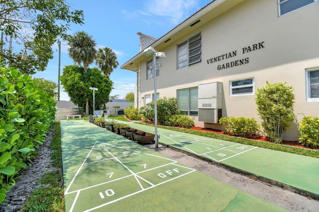 2131 NE 42nd Court 107e, Lighthouse Point, FL 33064